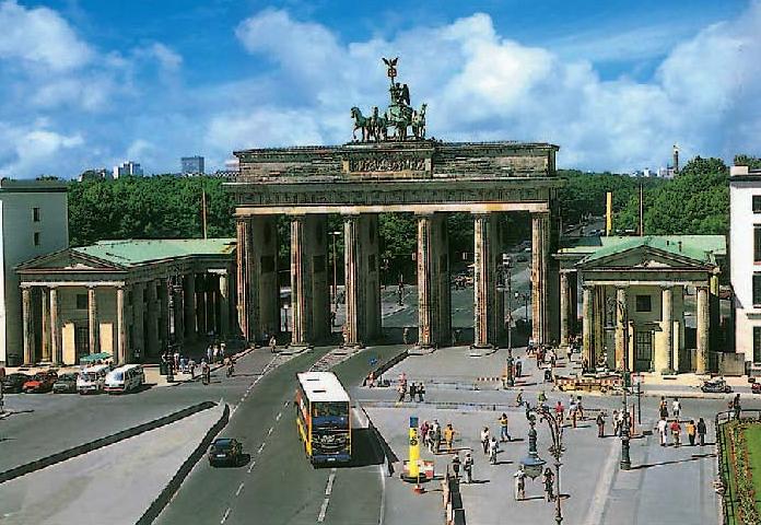 Berlin mit Friedrichstadtpalast